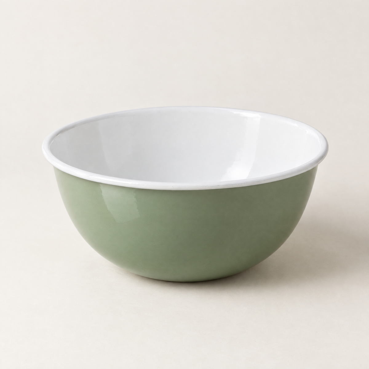 Aldorven 24 cm enamelled steel serving bowl, sage green with a white rim