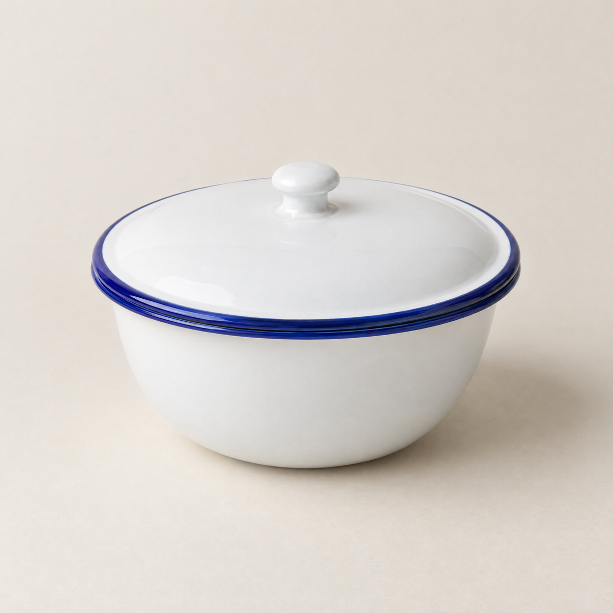 Aldorven 18 cm enamelled steel lidded bowl, white with cobalt rims